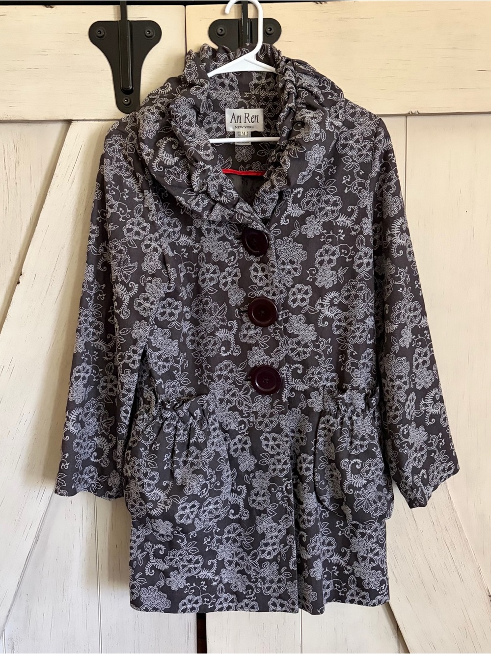 An Ren Gray Floral Patterned Coat Size Medium